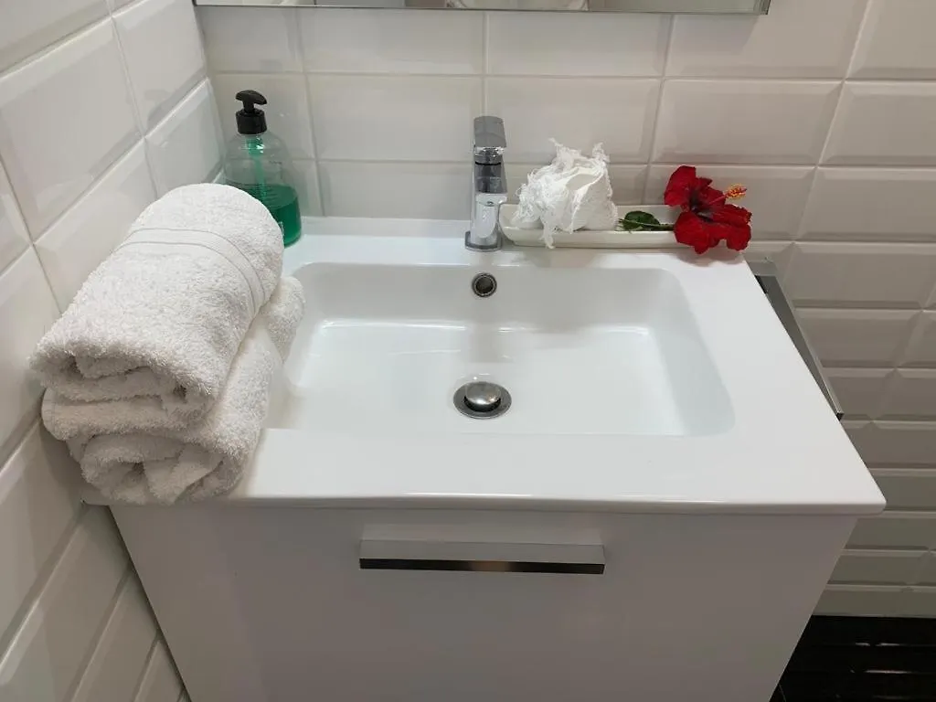 Homestay Bubu Beach 2-B Los Cristianos  Spain
